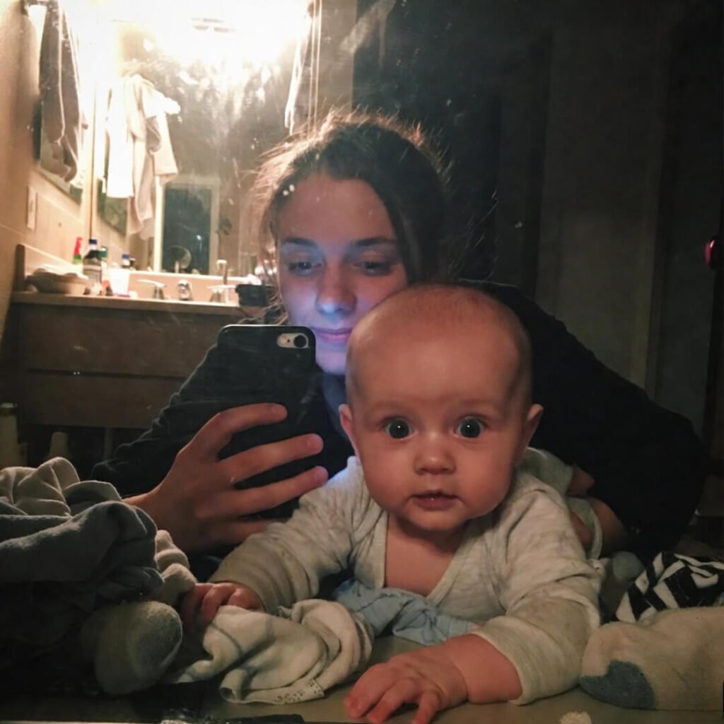 2am tummy time laundry selfie.